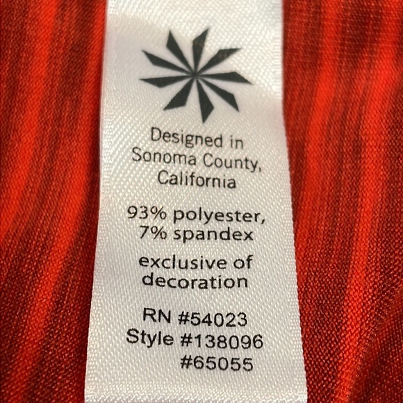 Athleta Size Medium Long Sleeve Women’s Top 3/4 zip Pocket Thumb Holes - Picture 15 of 15